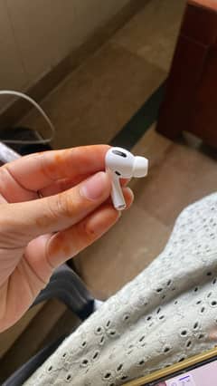 Airpods Pro gen1 with wireless case