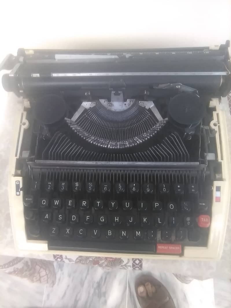 Typewriter 0