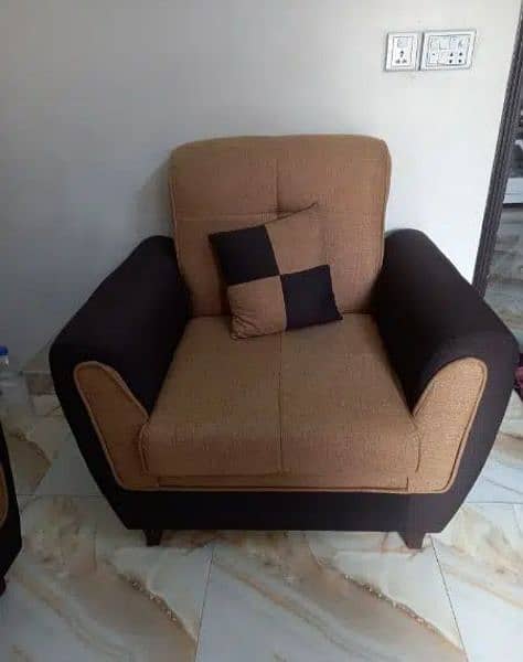 5 seater sofa set as new. Nazimabad #1 Karachi 03212466207 2