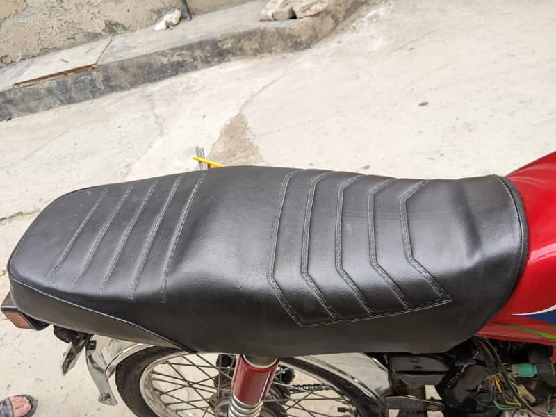 Cd70 Seat in good condition 3