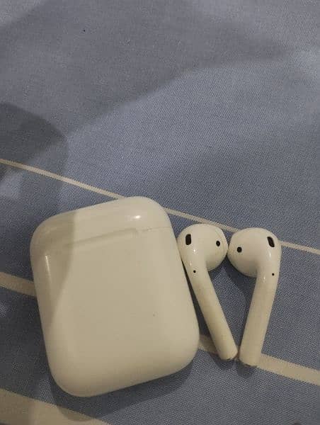 Apple Air Pods 2nd Generation 2