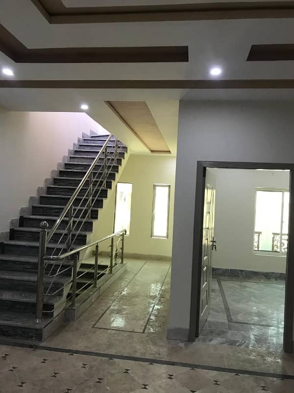 Get Your Hands On House In Jhang Road Best Area 2