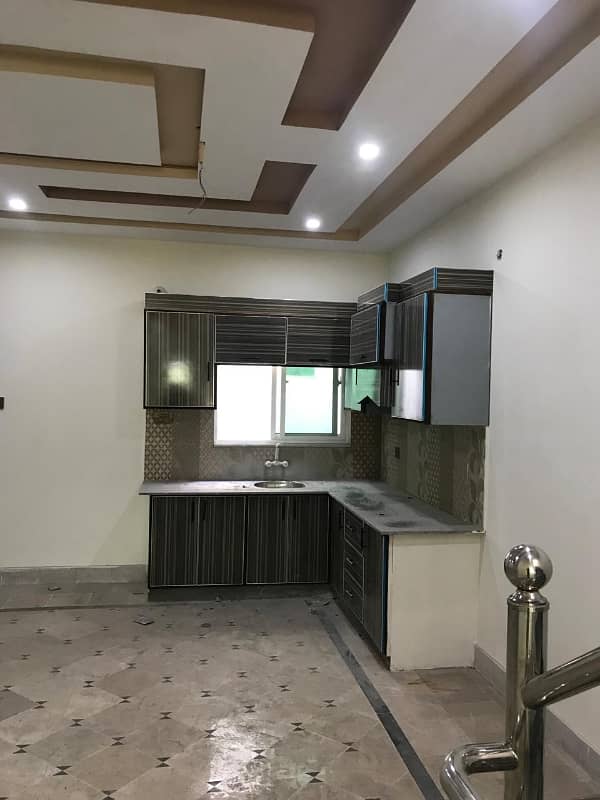 Get Your Hands On House In Jhang Road Best Area 7