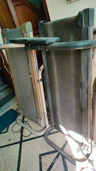 electrical Treadmill and 3 exercise cycle for sale not working 9