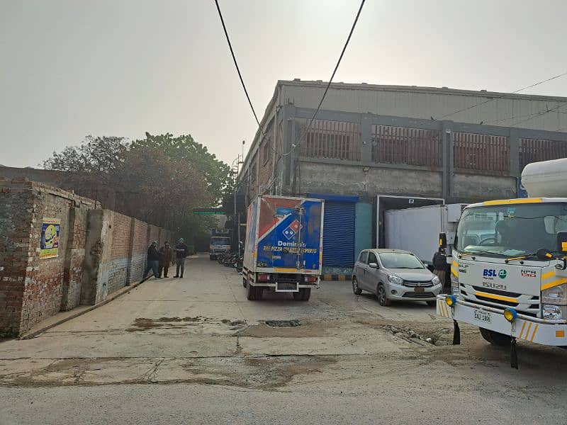 First Floor warehouse for Rent 33000 sq ft. 3 enterance and 1 lift 1