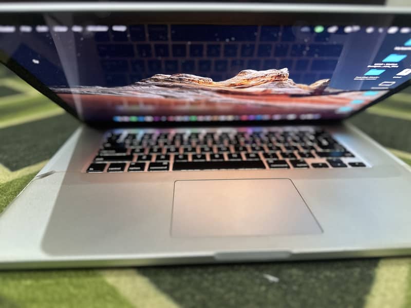 MacBook Pro (Retina, 15-inch, Mid 2015) 6