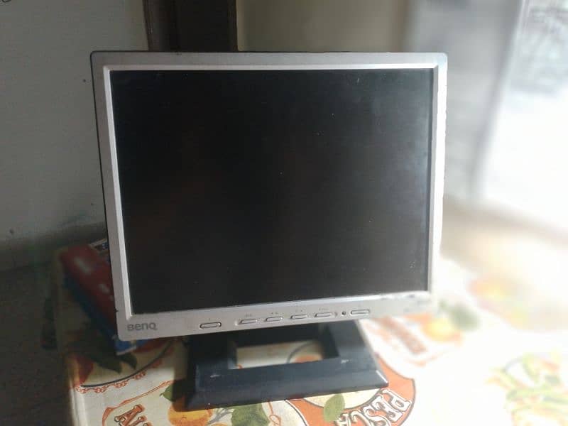 15 inch monitor of benq 1