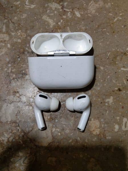 Apple Airpods Pro with high quality sound and battery. 1