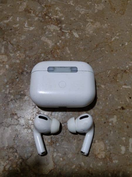 Apple Airpods Pro with high quality sound and battery. 2