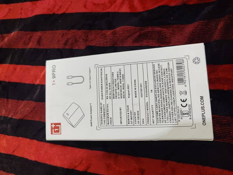 Oneplus 65W Warp Charger 1