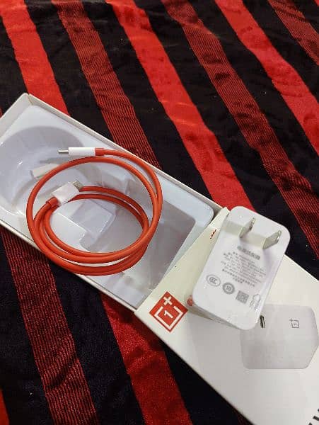 Oneplus 65W Warp Charger 4
