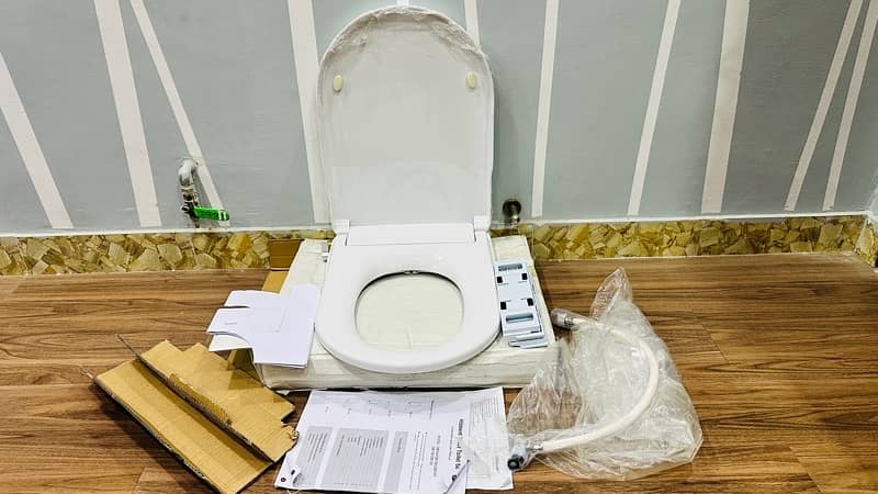 Commode automatic bidet with seat cover 3