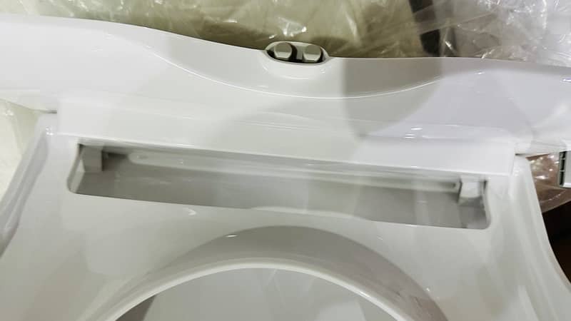 Commode automatic bidet with seat cover 7