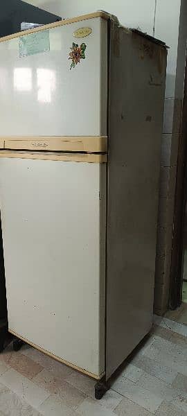 Daewoo Refrigerator plus Freezer 2