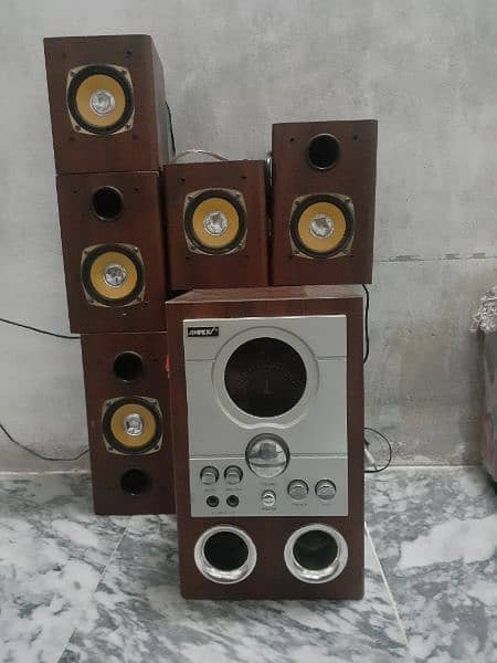 Speakers for sale in Good Condition 0