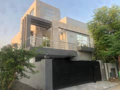 10 Marla Brand New Luxury Upper Portion For Rent In Bahria Town Lahore