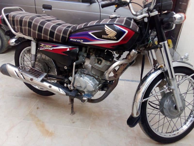 selling Honda 125 2017 model In Good Condition 1