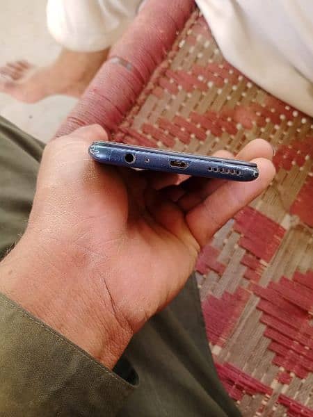 infinix hot 10 for sale condition 10 by 9 4 GB RAM 128gb 10