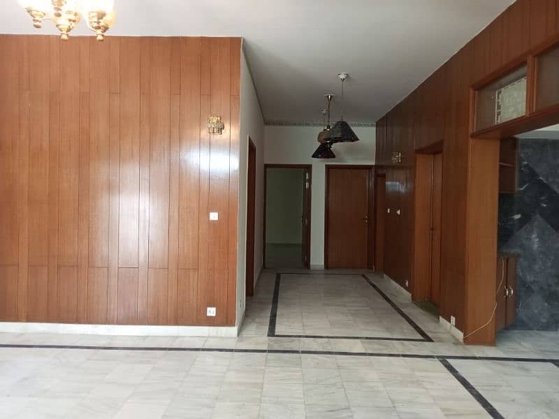 Separate Gate Ground Portion For rent In F10 12