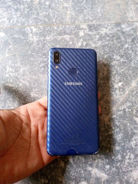 Samsung S10 good condition 8by10 3