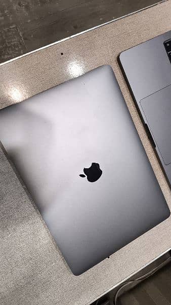 Apple MacBook Pro retina display M1 chip 16gb 256 0