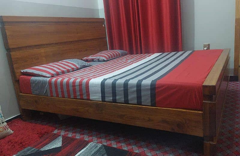 Solid Wood Bed With Two Side Tables 0