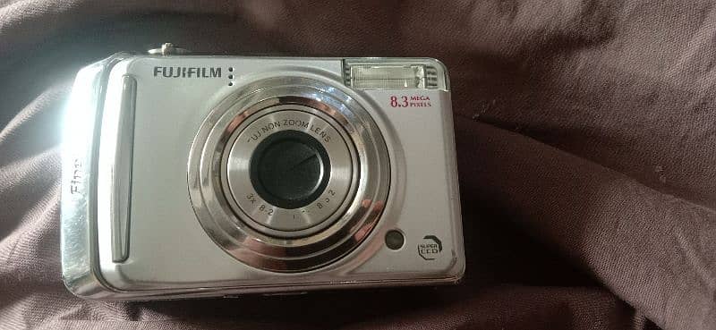 finepix A800 model digital camera available for sale 8.3 mega pixel 2