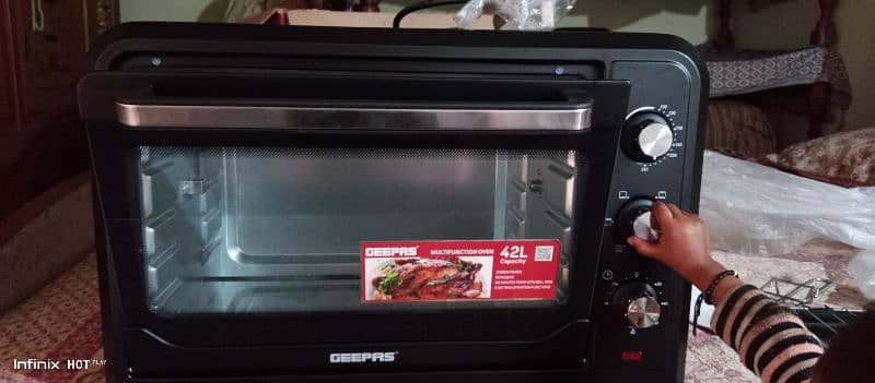Geepas Oven With Rotisserie 3