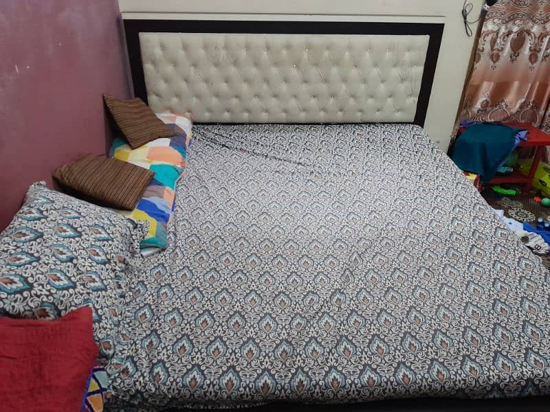 double bed without mattress 0