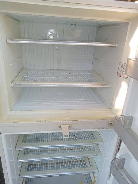 Dowlence company refrigerator for sale 2