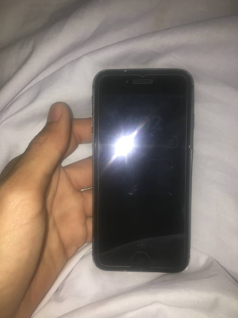 iPhone 8 64GB 3