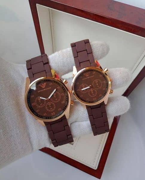 couple watch brown 2