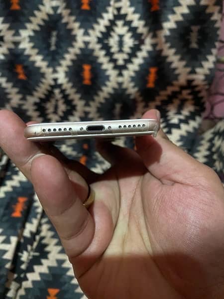 iPhone 7 128gb pta approved add read fist 5