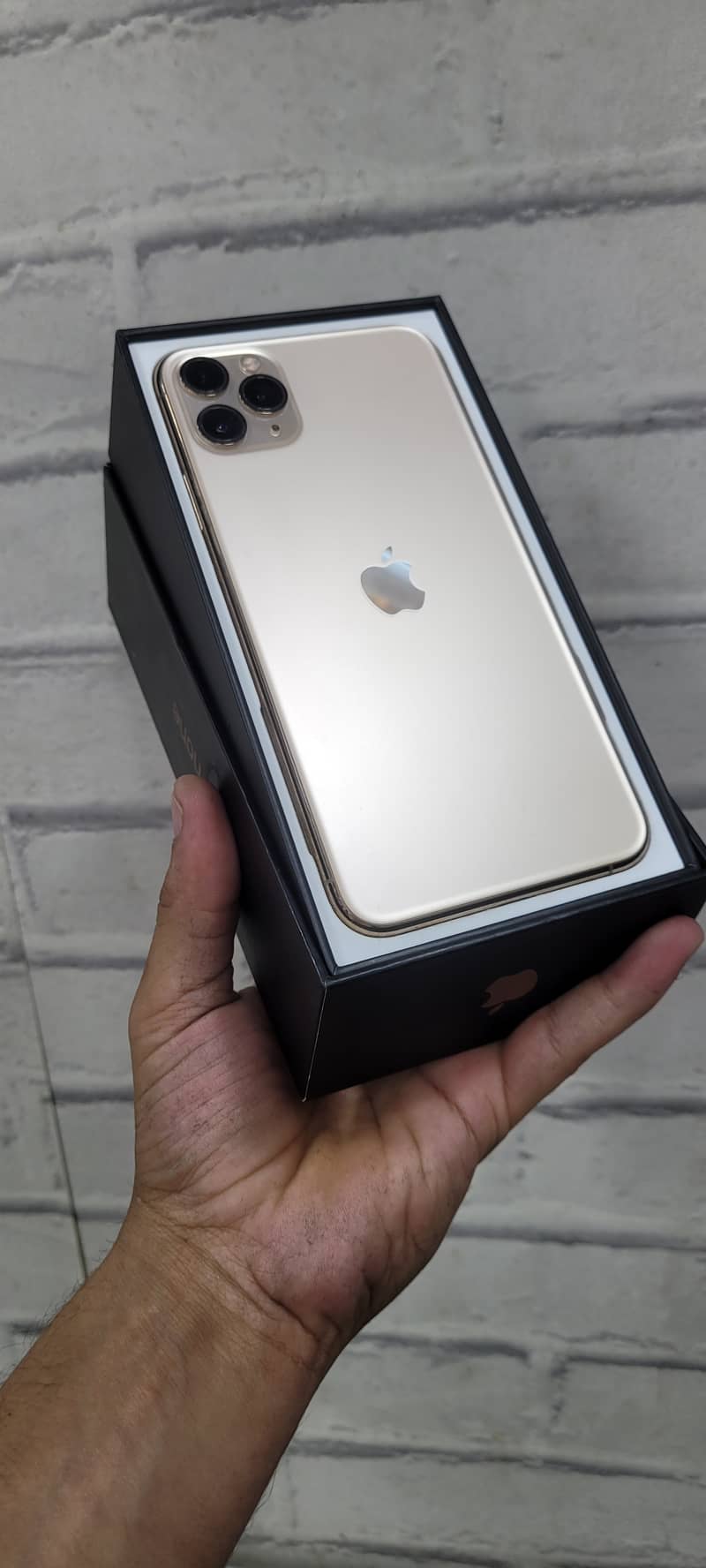 IPHONE 11 PRO MAX 256 GB PTA APPROVED 1