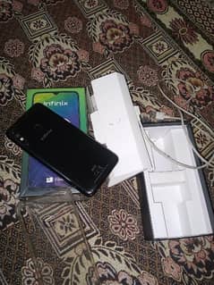 infinix hot 8 4/64 with  box