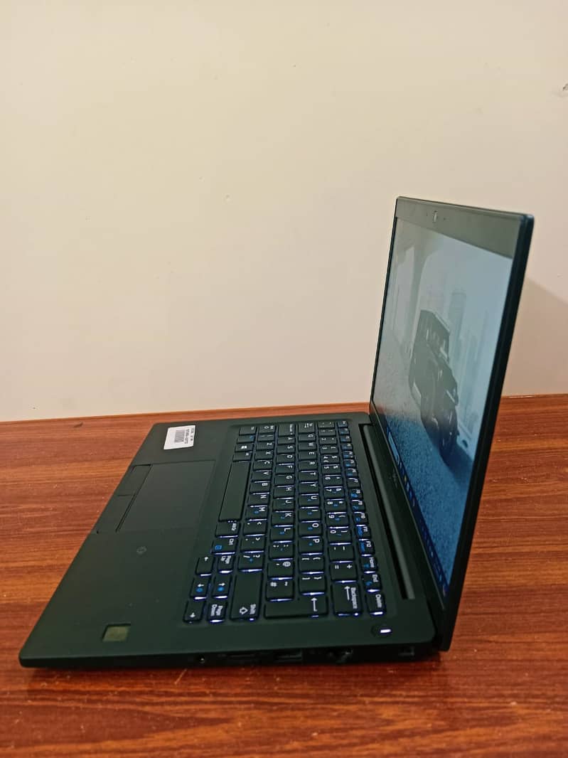Ultra Slim Laptop Dell 7390 i5 8th Generation 8gb Ram 256GB SSD 6