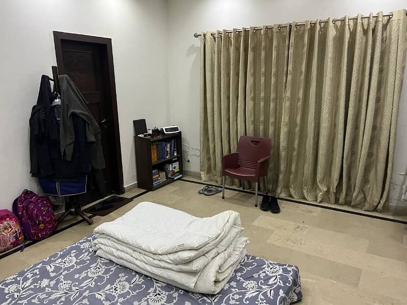 Spacious Lower Portion Is Available In Allama Iqbal Town For rent 1