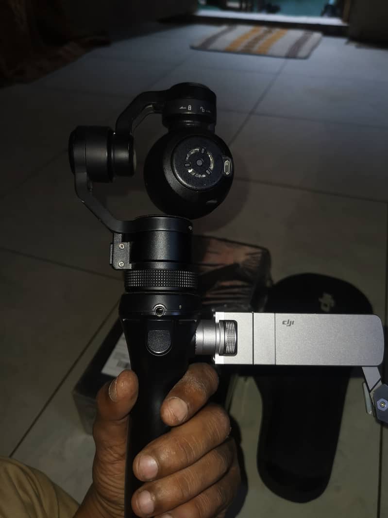 DJI OSMO Gimbal 4K Vlog camera 2