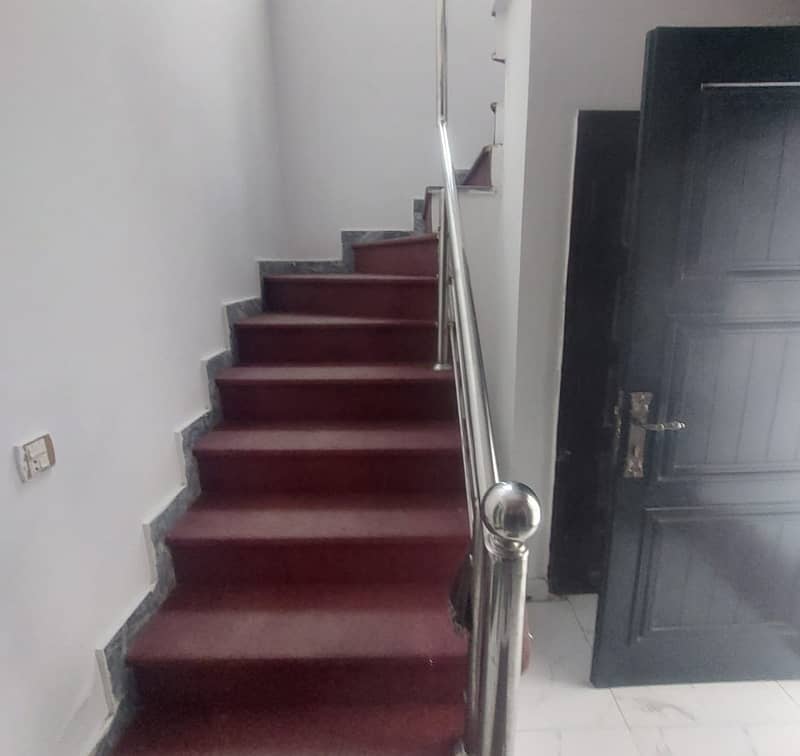 3 Beds 1 Kanal Upper Portion For Rent In DHA Phase 6 Lahore 3