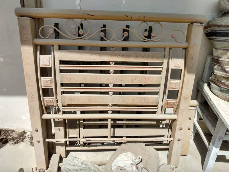 Iron rod single bed for sale with mattress 1