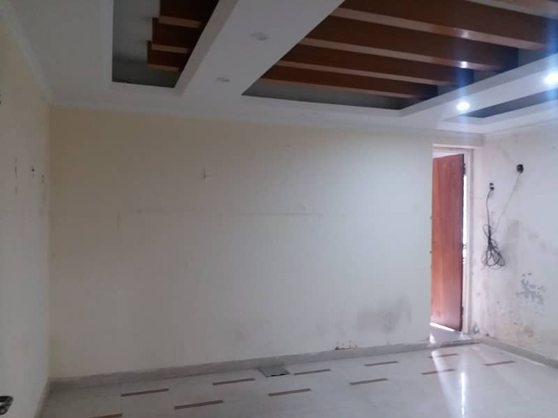 GULBERG,2 KANAL COMMERCIAL HOUSE FOR RENT GARDEN TOWN MALL ROAD SHADMAN LAHORE 3
