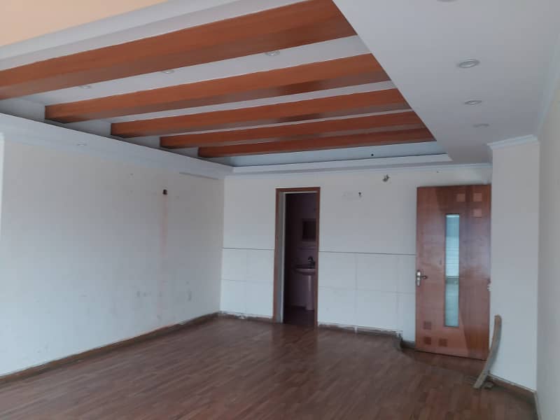 GULBERG,2 KANAL COMMERCIAL HOUSE FOR RENT GARDEN TOWN MALL ROAD SHADMAN LAHORE 16