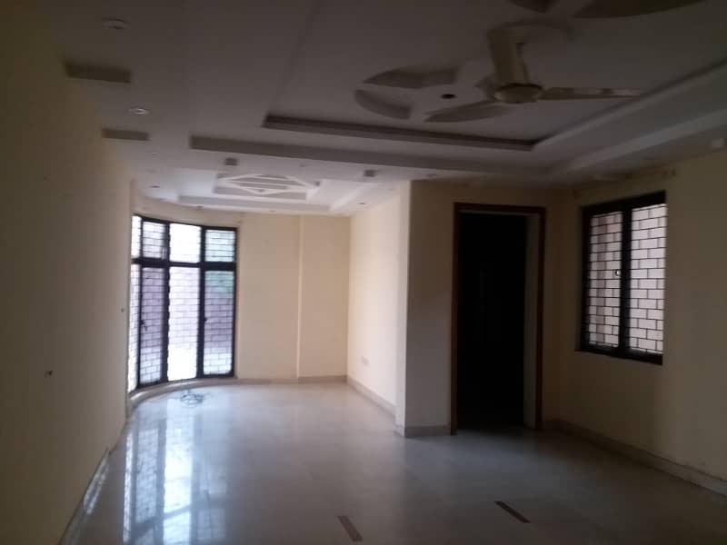 GULBERG,2 KANAL COMMERCIAL HOUSE FOR RENT GARDEN TOWN MALL ROAD SHADMAN LAHORE 29