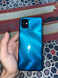 infinix hot 10, 4ram 64GB  box and charger