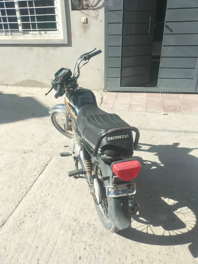 CD70 BIKE AVAILIBLE FOR RENT 1