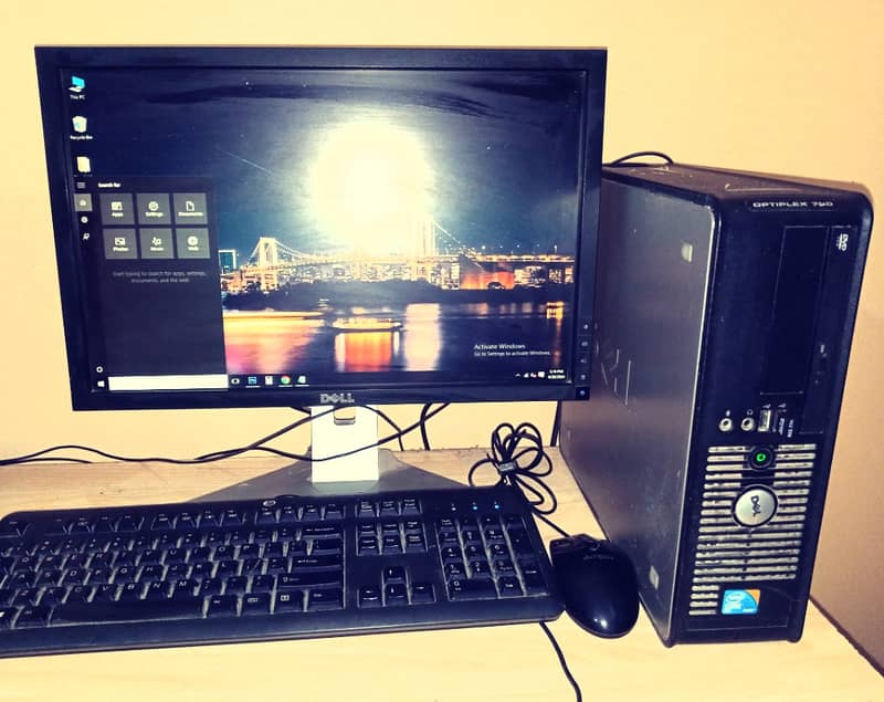 Dell Intel Core 2 Duo CPU, Dell 16 inches LCD with mouse and keyboard 0