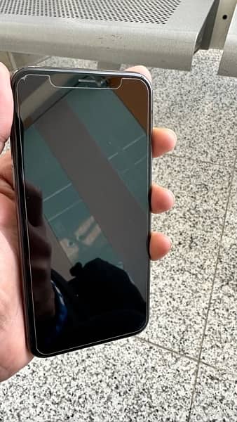 iPhone X 256GB mint condition from Apple Store 4