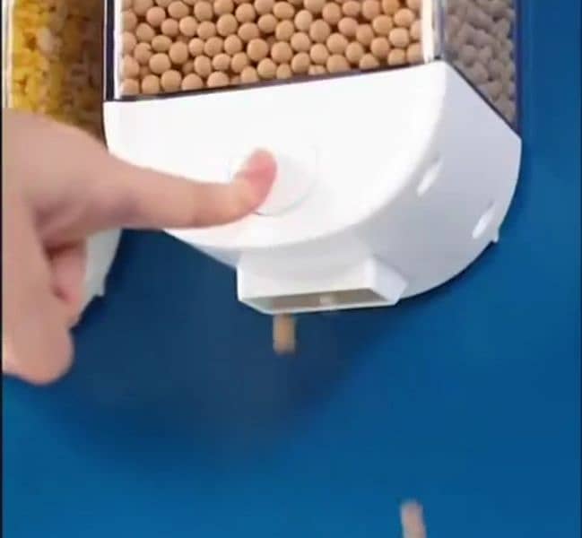 Wall Mounted Cereal Dispenser l 1.5 kg Capacity 2