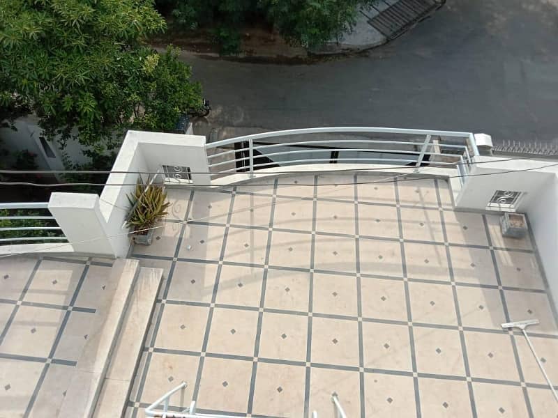 1 kanal vip used double storey house available for sale in PCSIR 2 by fast property services real estate and builders lahore with original pics of this house 44
