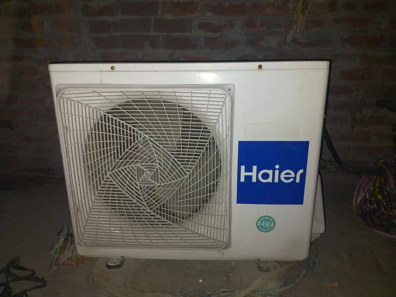 1.5 ton inverter a. c used like new 1
